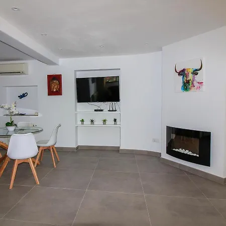 Denia, 5 Dormitorios, 10 Personas - Es-262-10 دينايا